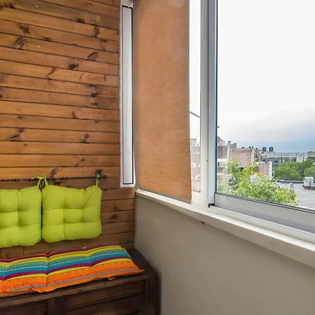 Апартаменти Train Station Flat With Port View Варна