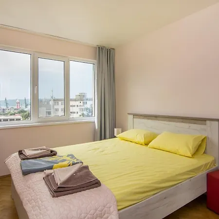 Train Station Flat With Port View Apartment Varna
